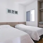2 Quartos Com Churrasqueira Na Varanda, Piscina, Garagem Interna, Wifi 500Mbps, Ar Condicionado E Telas De Protecao